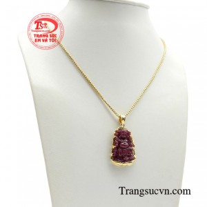 Phật di lặc chạm khắc từ ruby mang trong mình nguồn năng lượng và linh khí cao. 