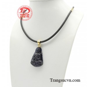 Với ý nghĩa như vậy, hình ảnh Phật Bà Quan Âm trong phong thủy, quan trọng nhất đó chính là khuôn mặt thể hiện nét mặt từ bi, hiền hậu. 