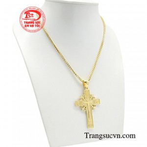 Yếu tố tôn giáo chiếm một vị trí nhất định trong phong cách thời trang và nó cũng có tác động đến xu hướng phụ kiện