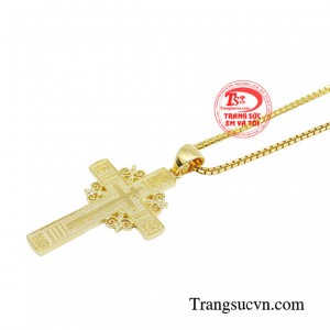 Đặc biệt dưới hình dạng những cây thánh giá họa tiết tinh xảo với kích thước lớn.