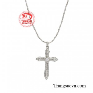 Bên cạnh đó, dây chuyền thánh giá còn là biểu tượng đầy ý nghĩa cho những người có đức tin vào chúa Giê su.