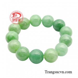 Chính vì vậy, chuỗi tay ngọc cẩm thạch cực kỳ được yêu thích.