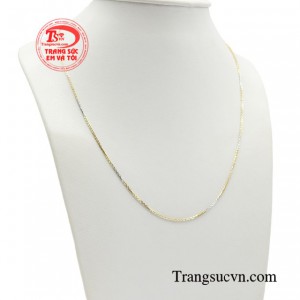 Món trang sức giúp bạn tôn lên đường nét khuôn mặt cực kỳ quyến rũ.