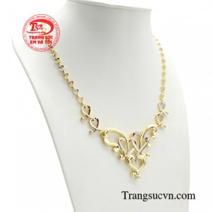 Mỗi một người phụ nữ đều mang trong mình nét đẹp riêng và xứng đáng được ngưỡng mộ, được tôn vinh và được tự tin với chính con người mình. 