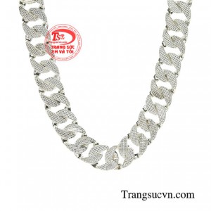 Phù hợp với những người thích sự khỏe khoắn nhưng vẫn toát lên dáng vẻ điển trai phong độ.