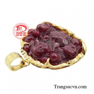 Phật di lặc được chạm khắc đi cùng với quả hồ lô mang đến sức khỏe và tuổi thọ cho người đeo. 