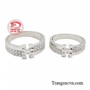 Ở mẫu nhẫn này giúp tôn vinh sự mạnh mẽ, lịch thiệp của một quý ông.