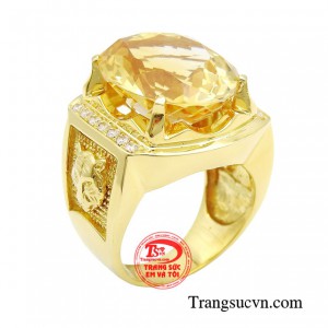 Nhẫn nam thạch anh vàng tuổi hổ thể hiện sự dũng mãnh, quyền lực cùng sức mạnh vô song.
