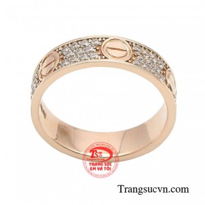 Theo thời gian, phụ kiện này dần trở thành người bạn đồng hành hằng ngày của phái đẹp. 