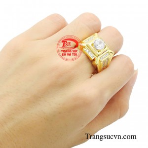 Tùy vào cách phối đồ mà bạn có thể biến hóa đa dạng, khi thì chính chắn, phong độ; khi thì cá tính, thời thượng.