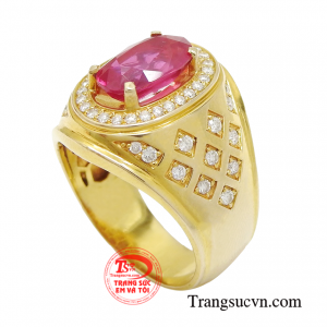 Không những vậy chiếc nhẫn còn sử dụng chất liệu vàng màu14K được đính kết với nhiều viên Kim cương trắng nhỏ điểm xuyết