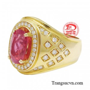 Giúp tôn lên viên đá chủ Ruby mang đến cho phái mạnh sự đẳng cấp.