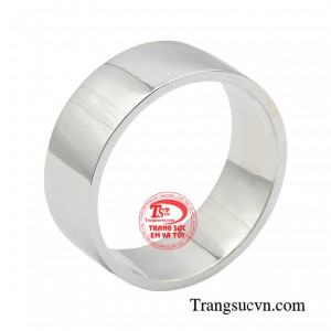 Nhẫn thời trang vàng trắng được thiết kế tối giản nhưng lại mang đến cho người đeo vẻ đẹp sang trọng đầy đẳng cấp với màu trắng cá tính.