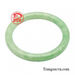 Vòng ngọc cẩm thạch cỡ lớn được yêu thích không chỉ là vật trang sức màu sắc, đẳng cấp, nghệ thuật mà còn có ý nghĩa tâm linh phong thủy.