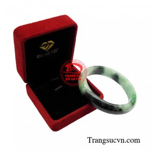 Cẩm thạch còn hạn chế những tác động bởi năng lượng xấu, tạo lên linh khí giúp xua đuổi tà ma.