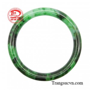 Cũng như giúp xua đuổi tà ma, những điều đen đủi cho người đeo chúng.