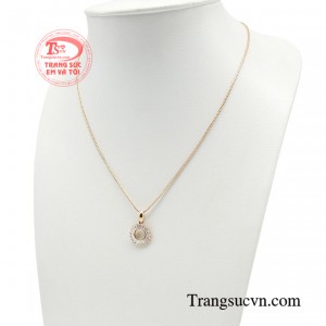 Bộ trang sức có khả năng biến những trang phục đơn giản trở nên đẳng cấp và sành điệu hơn.