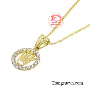 Bộ dây chuyền nữ thành công sẽ là món quà hoàn hảo để mỗi quý cô tự thưởng cho những thành tựu của chính mình.