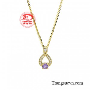 Với kiểu dáng thời trang sở hữu vẻ ngoài thanh lịch nhưng vẫn luôn nổi bật và thu hút