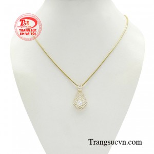 Bộ dây chuyền thanh lịch cuốn hút trở thành người bạn đồng hành giúp phái đẹp tôn vinh nét rạng rỡ cùng thần thái ngút ngàn trong mọi sự kiện.