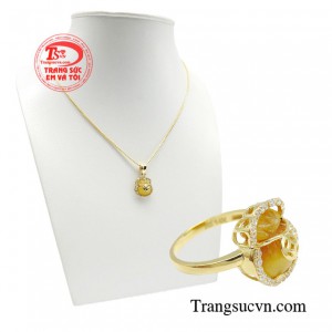 Ngoài ra, bộ trang sức túi tiền đá mắt hổ còn đại diện tiền tài, của cải, đều nằm trong tay chủ nhân.