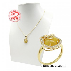 Đeo trang sức túi tiền sẽ giúp cho sự nghiệp không ngừng tiến tới, giúp cuộc sống con người tài chính luôn dồi dào, không còn bận tâm về tiền bạc.