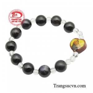 Mang chuỗi Mân côi bên mình thêm lòng yêu mến Đức Mẹ Maria và năng lần hạt kinh Mân côi. 