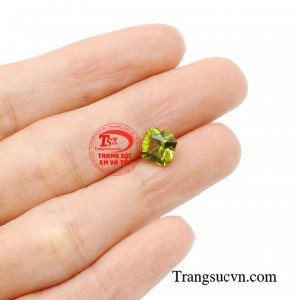 Đây là viên đá kỷ niệm 16 năm ngày cưới.