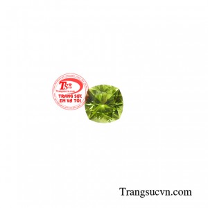 Đá peridot thời thượng có khả năng hút tài lộc, mang đến cho chủ nhân nhiều may mắn trong kinh doanh.
