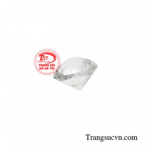 Đá Topaz không chỉ có giá trị về mặt thẩm mỹ mà còn được xem là một loại đá quý với nhiều công dụng cho cả sức khỏe và tinh thần của con người.
