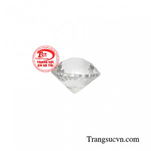 Đá Topaz còn được tin là có khả năng tăng cường tài lộc và may mắn trong công việc và cuộc sống.
