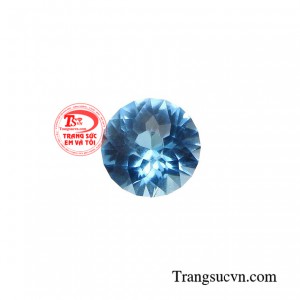 Đá topaz vượng khí là biểu tượng cho may mắn, tài lộc và sự hài hoà trong cả tình yêu lẫn cuộc sống.
