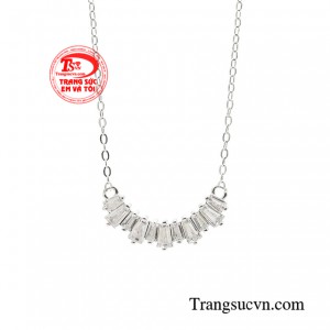 Gói trọn tất cả tinh hoa trong thiết kế, sản phẩm chắc chắn sẽ khiến các nàng đắm say ngay từ ánh nhìn đầu tiên.