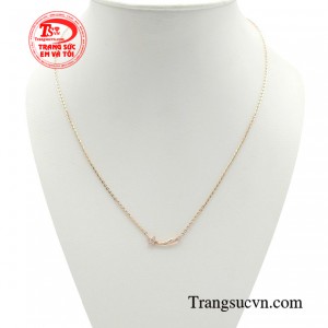 Dây chuyền ngôi sao vàng hồng mang đến cho các quý cô vẻ lộng lẫy, ngọt ngào đầy thanh lịch và cuốn hút.