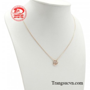 Tinh xảo, cuốn hút và sang trọng là những gì mà sản phẩm có thể đem lại.