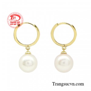 Với sắc trắng hồng đặc trưng loại trang sức ngọc trai này được lựa chọn bởi các nhân vật thành đạt. 