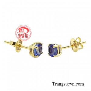 Đôi hoa tai sẽ là món quà đem lại niềm vui cho bản thân, phần thưởng cho những phấn đấu và nỗ lực của chị em trong sự nghiệp, hay chỉ đơn giản vì bạn xứng đáng được sở hữu món quà vô giá này.