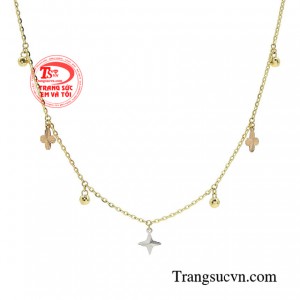 Chiếc lăc chân có kiểu dáng độc đáo cùng thiết kế mới lạ, bắt mắt, các cô nàng sẽ thêm phần duyên dáng, tự tin hơn khi sải chân trên những đôi giày cao gót thời trang và cá tính.