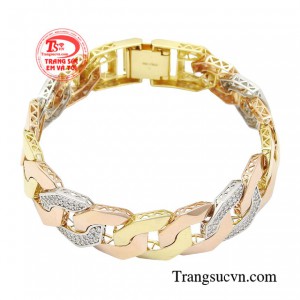 Chỉ với một chiếc lắc tay, bạn hoàn toàn có thể tạo nên điểm nhấn cho tổng thể trang phục đồng thời bộc lộ cá tính thời trang của riêng mình.