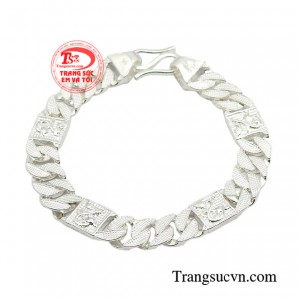 Lắc tay nam bạc phong độ luôn là món trang sức bạc vô cùng được ưa chuộng đối với các đấng mày râu