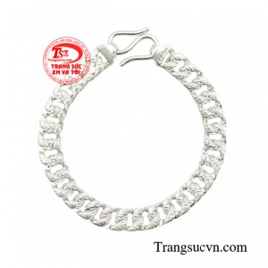 Sản phẩm được thết kế chi tiết, lạ mắt, độc đáo và kỹ lưỡng trong khâu chế tác thể hiện tính sang trọng, đẳng cấp chinh phục người đối diện một cách nhanh chóng.