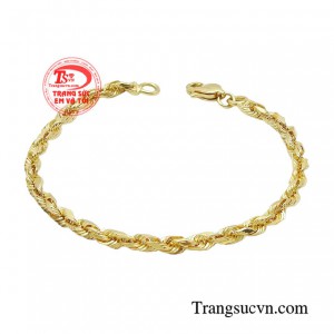 Lắc tay thời trang lịch lãm góp phần giúp bạn gây được ấn tượng mạnh. 