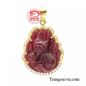 Mặt dây hồ ly ruby duyên dáng