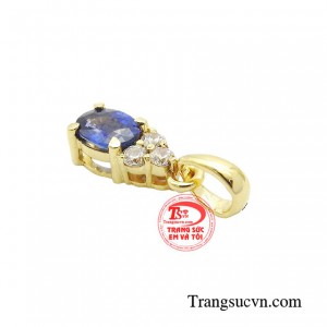 Trang sức sapphire là sự đồng điệu của những tâm hồn sáng tạo, yêu thích sự bứt phá, dẫn đầu xu hướng.