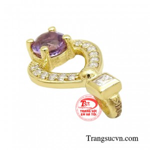 Chắc chắn rằng món trang sức này sẽ khiến những nàng yêu thích sự trang nhã và tinh tế phải đứng ngồi không yên.