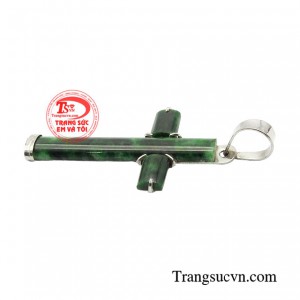 Sản phẩm không chỉ là món trang sức tâm linh mà nó còn biểu tượng cho niềm tin, thể hiện sự tôn kính dành cho chúa Jesu.