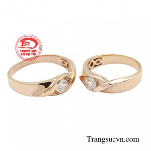 Sản phẩm sử dụng chất liệu vàng hồng 18k nhập khẩu Italy, chế tác vô cùng tinh xảo.