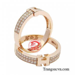 Sản phẩm dễ dàng chinh phục những cặp uyên ương có lối sống hiện đại, trẻ trung, yêu thích trải nghiệm những điều mới mẻ và luôn hết mình với tình yêu nồng nhiệt, say mê.