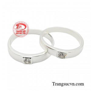 Nhẫn đôi bạc chung đôi tượng trưng cho tình yêu đươm hoa kết trái mãnh liệt.