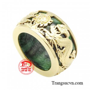 Nhẫn ngọc cẩm thạch không chỉ được coi như một món quà về sức khỏe mà còn xem như một món trang sức có thể đem lại sự phồn thịnh và giàu có cho chủ nhân của nó.